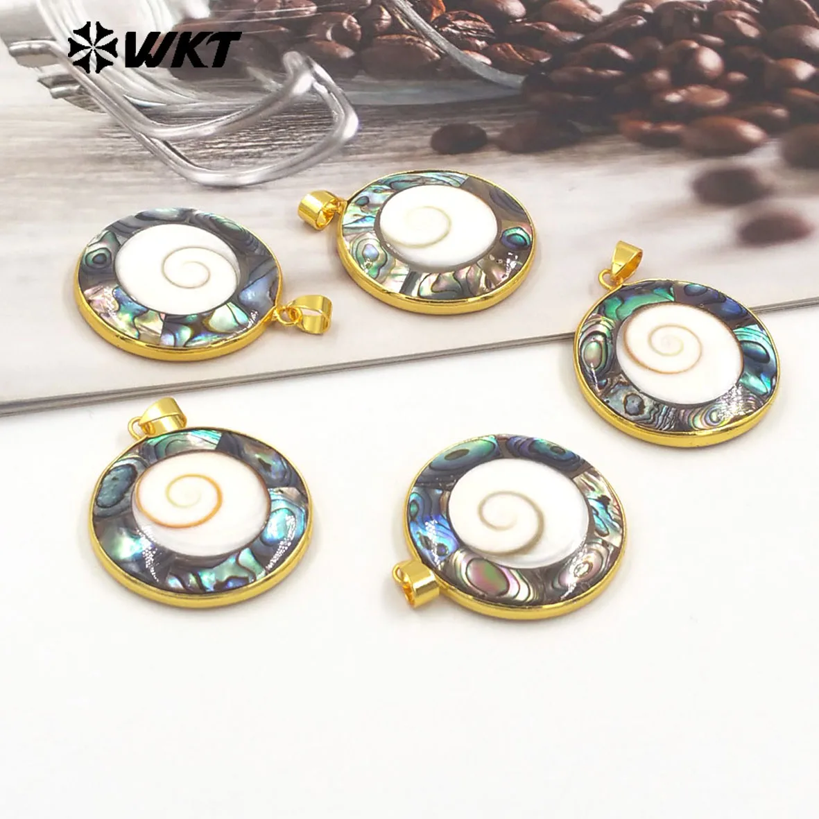 WT-JP361 New Arrival Colored And Reflective Natural White Shell Round Shape Pendant For Crafts Jewelry Making