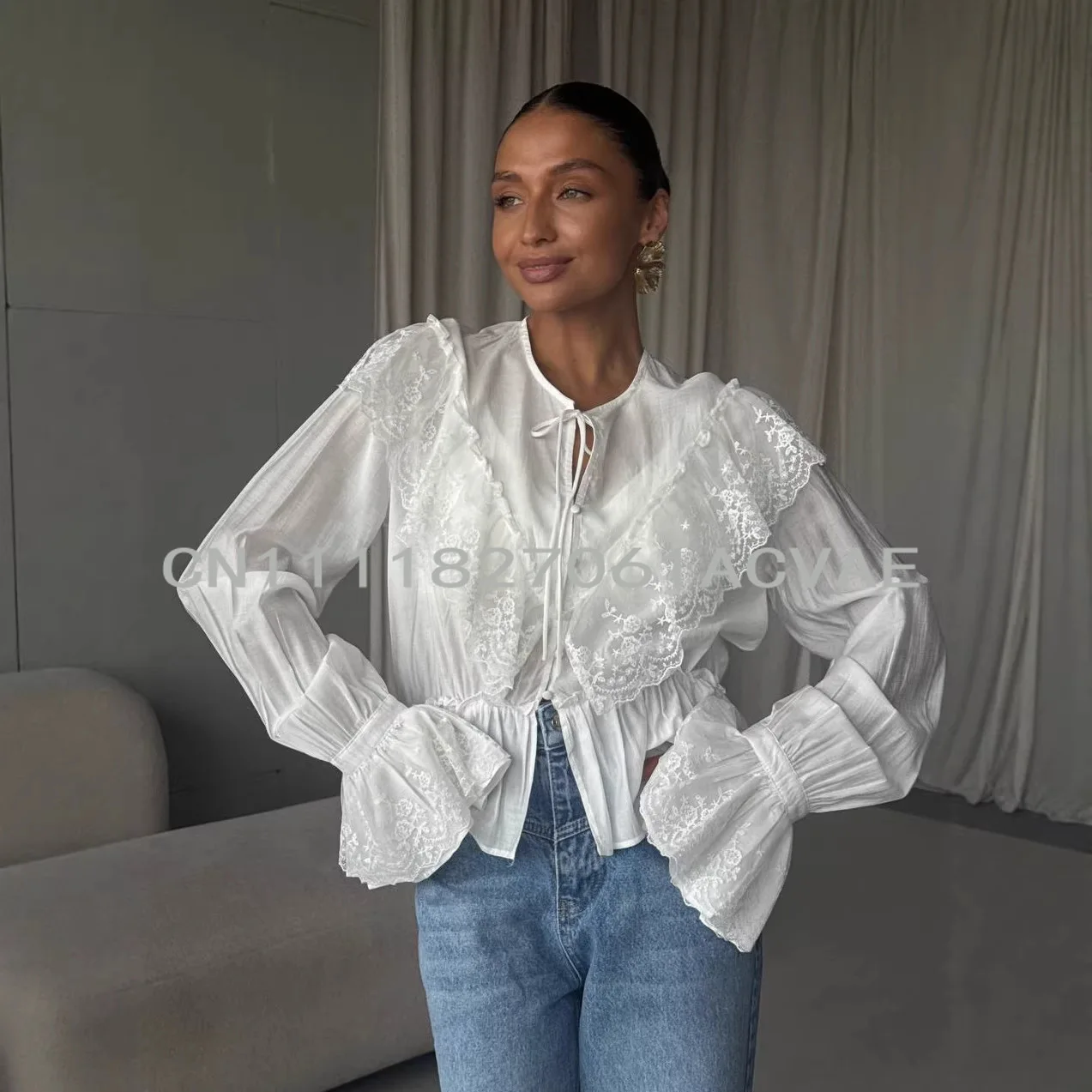 

French retro spring and autumn white flared sleeve lace up shirt top slim fit ruffle edge shirt for women