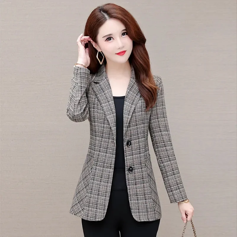 

Small Blazer Female Clothing Spring and Autumn 2023 New Small Short Plaid Early Spring Casual Professional Long Sleeved Coat Top