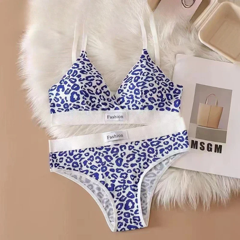 강철 반지가없는 프랑스 스타일 여성 속옷 통기성 편안한 유행 여성 정장 섬세한 매력적인 여성 탑