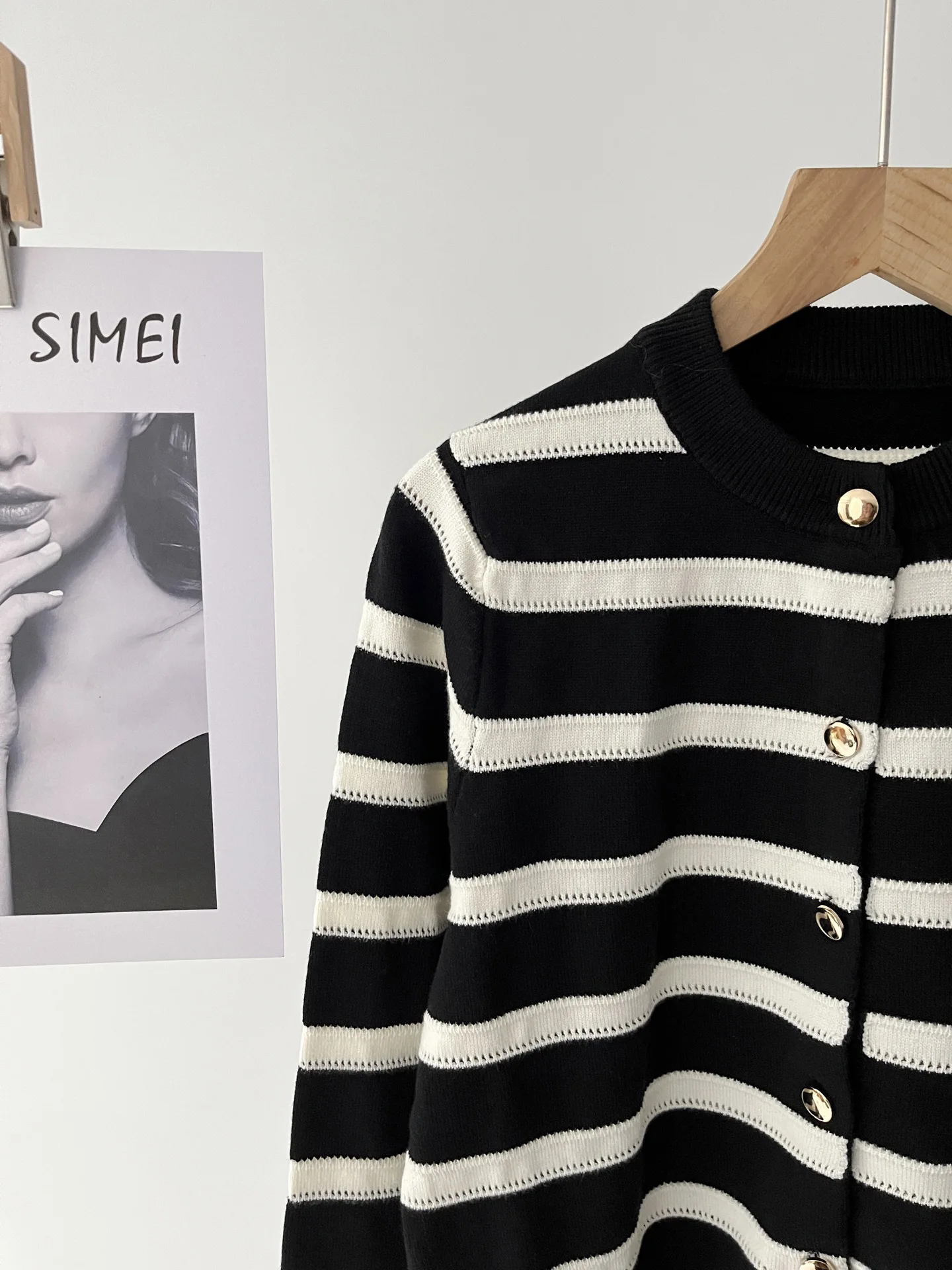 Damen Frühjahr neuer Pendler pflegeleicht fein gestreifter Strick-Cardigan-Pullover 51c-0166