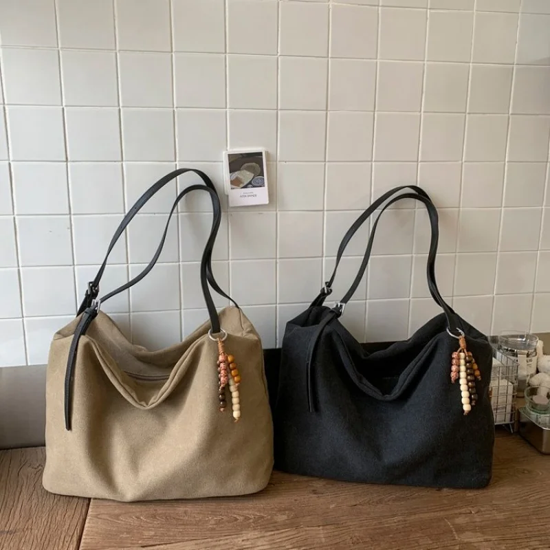

Ladies Hand Bags Made Of Lambskin Leather Featuring Classic Panama Casual Vintage Neat Lightweight Look