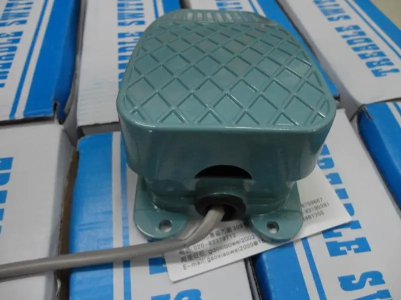 

Педальный переключатель FS-3/TFS-3 (зеленый алюминиевый корпус) 10А 250В переменного тока