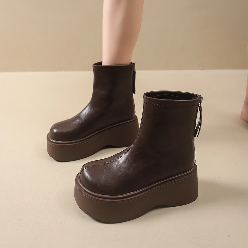 Thick-soled and High-heeled Short Boots for Women, Providing Warmth in Autumn and Winter. New 2026 Style. Slim Boots.