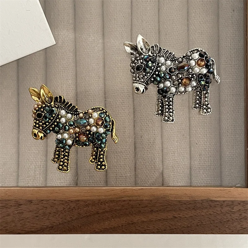 SHMIK Vintage Women Men Fashion Cute Donkey Pearl Crystal Pins Badges Classic Elegant Animal Metal Brooches For Women Men Gift