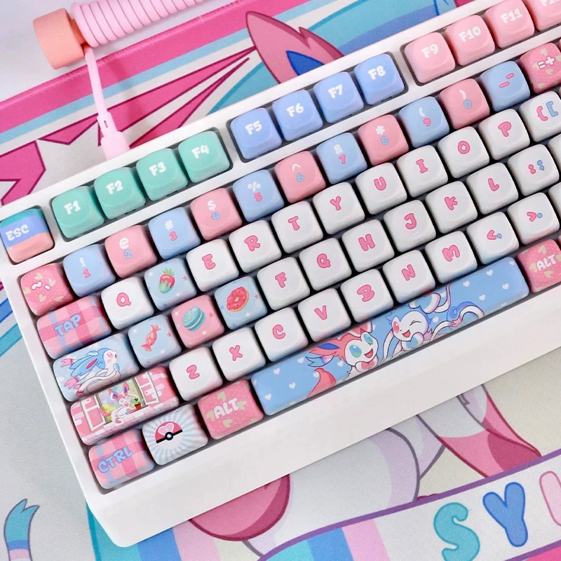 tastiera-meccanica-con-switch-mx-profilo-moa-keycap-personalizzati-in-pbt-con-sublimazione-su-cinque-lati-design-anime-cartoon-pokemon-fairy-eevee-simpatici-e-carini