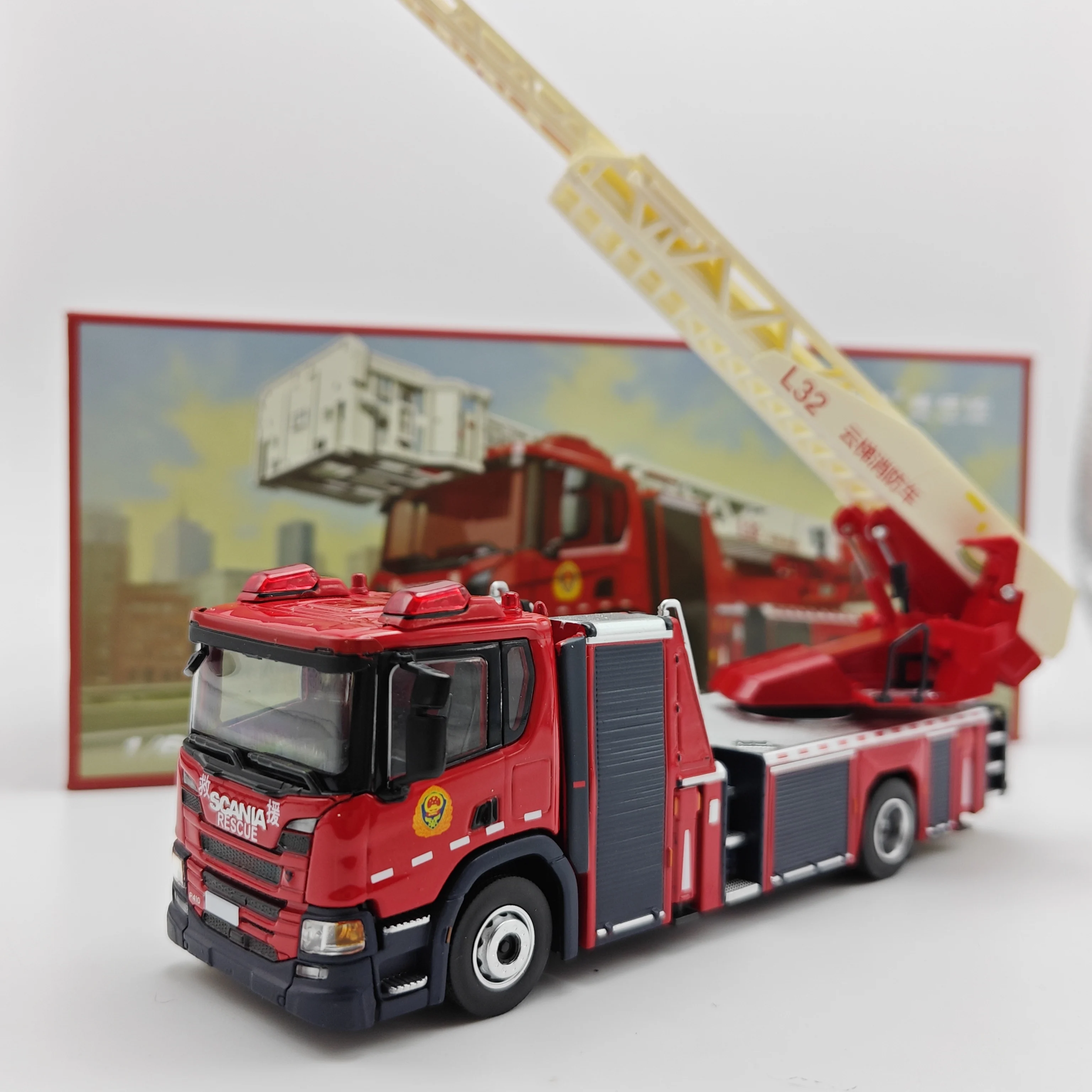 

Masdi 1:64 Scania Fire Ladder Truck L32 Retractable Alloy Car Model