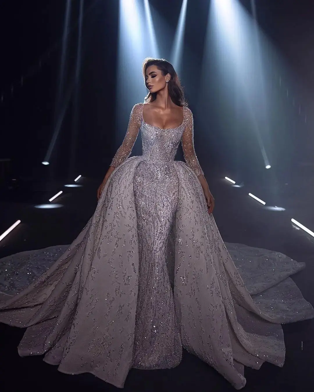 Robe de mariée à paillettes scintillantes, col carré citroën, tout ce que les patients font sur mesure, perlée avec surjupe