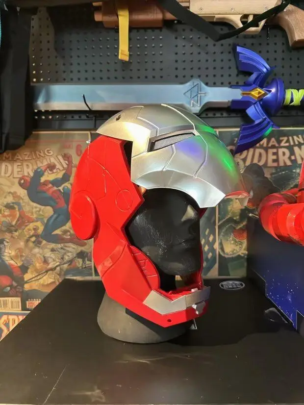 Neuer Iron Man Mk5 Elektrisch/Manuell Öffnender und Schließender Helm mit Zweisprachiger Sprachsteuerung, Spielzeug für Erwachsene, Sammlerstück, Anime-Peripherie, Geschenk – Detail 2