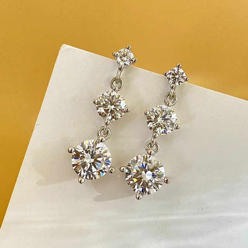 

Moissanite earrings s925 sterling silver women's fashionable jewelry with GRA certificate D color
