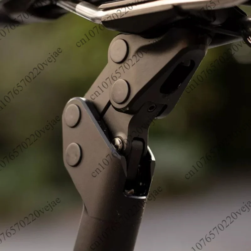 Bicycle suspension shock absorbing carbon seat tube