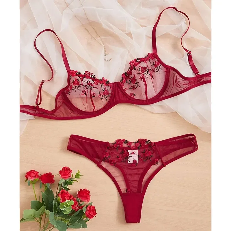 Lingerie erotica Costumi sessuali Set di lingerie con reggiseno con stampa ricamata Set da donna Push Up Bralette sottile Indumenti da notte Set da 2 pezzi