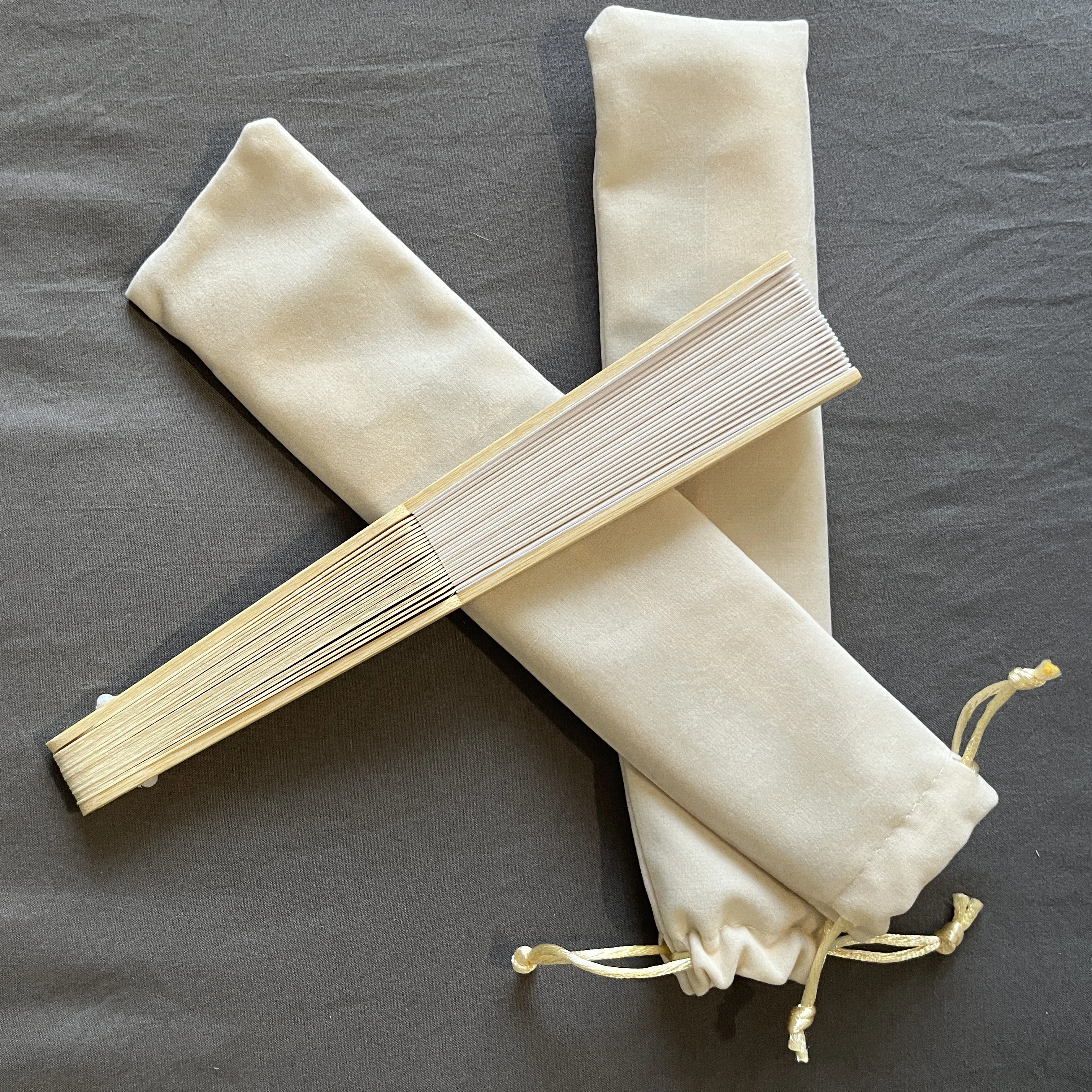 70pc fan et Plushbag