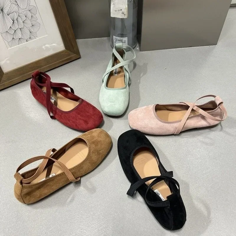 

Женские балетки 2026: дизайнерские, на шнуровке, с мягкой подошвой, модные, повседневные, для улицы