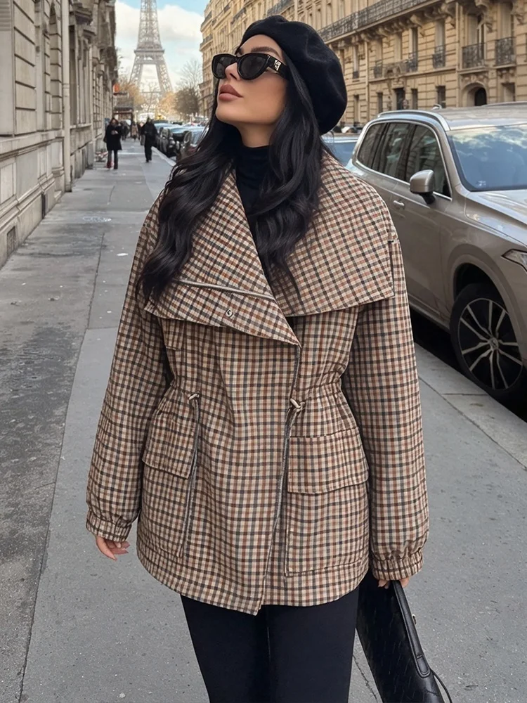 2026 Herbst Damen Karierter Trenchcoat mit Großem Revers, Taillenband, Loser Schnitt, Lange Jacke mit Taschen, Lässiger Windbreaker, Damen-Oberbekleidung – Detail 3