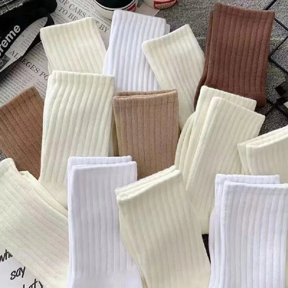 2024 Spring and Autumn Simple Style   Medium Tube Pure Color Socks For Women