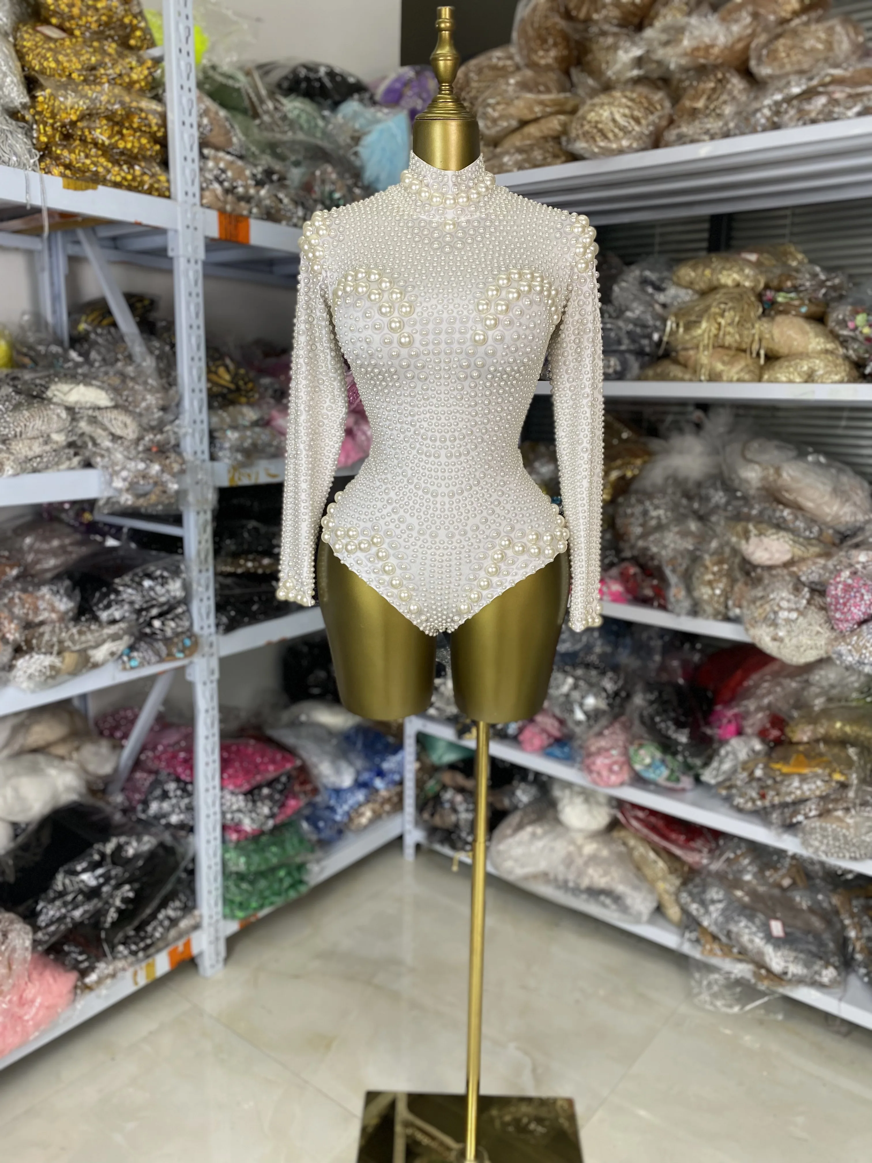 Body dolcevita a maniche lunghe con perle bianche di lusso, costumi da spettacolo per discoteca, body da palcoscenico per feste, dropship