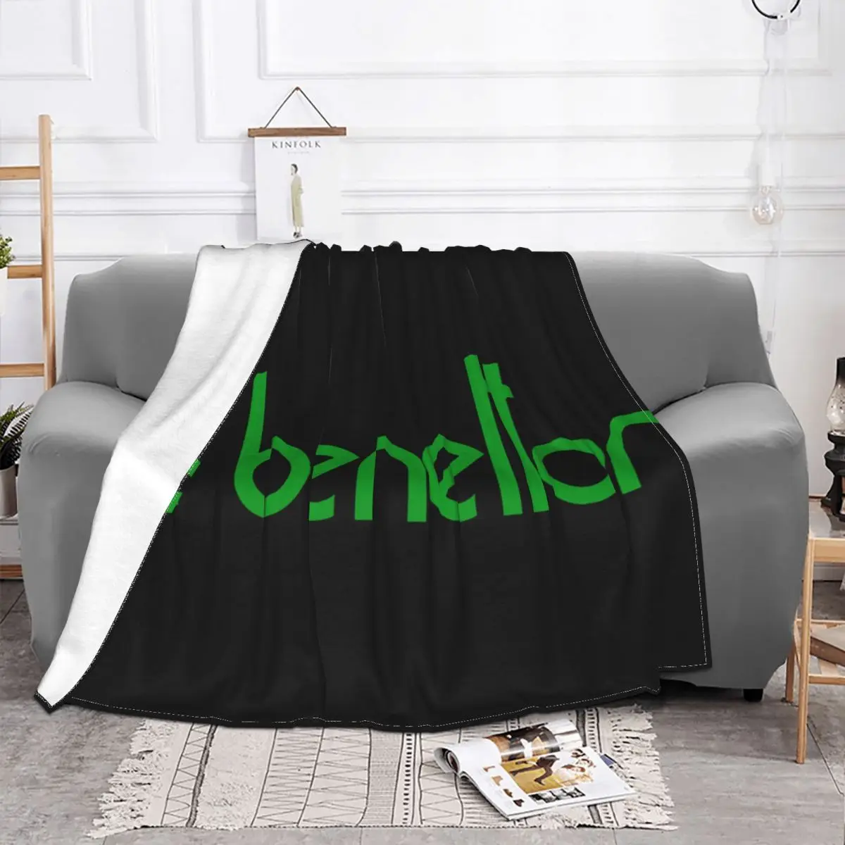 United Colors Of Benetton Blanket Bedspread On The Bed Beach Keep Warm