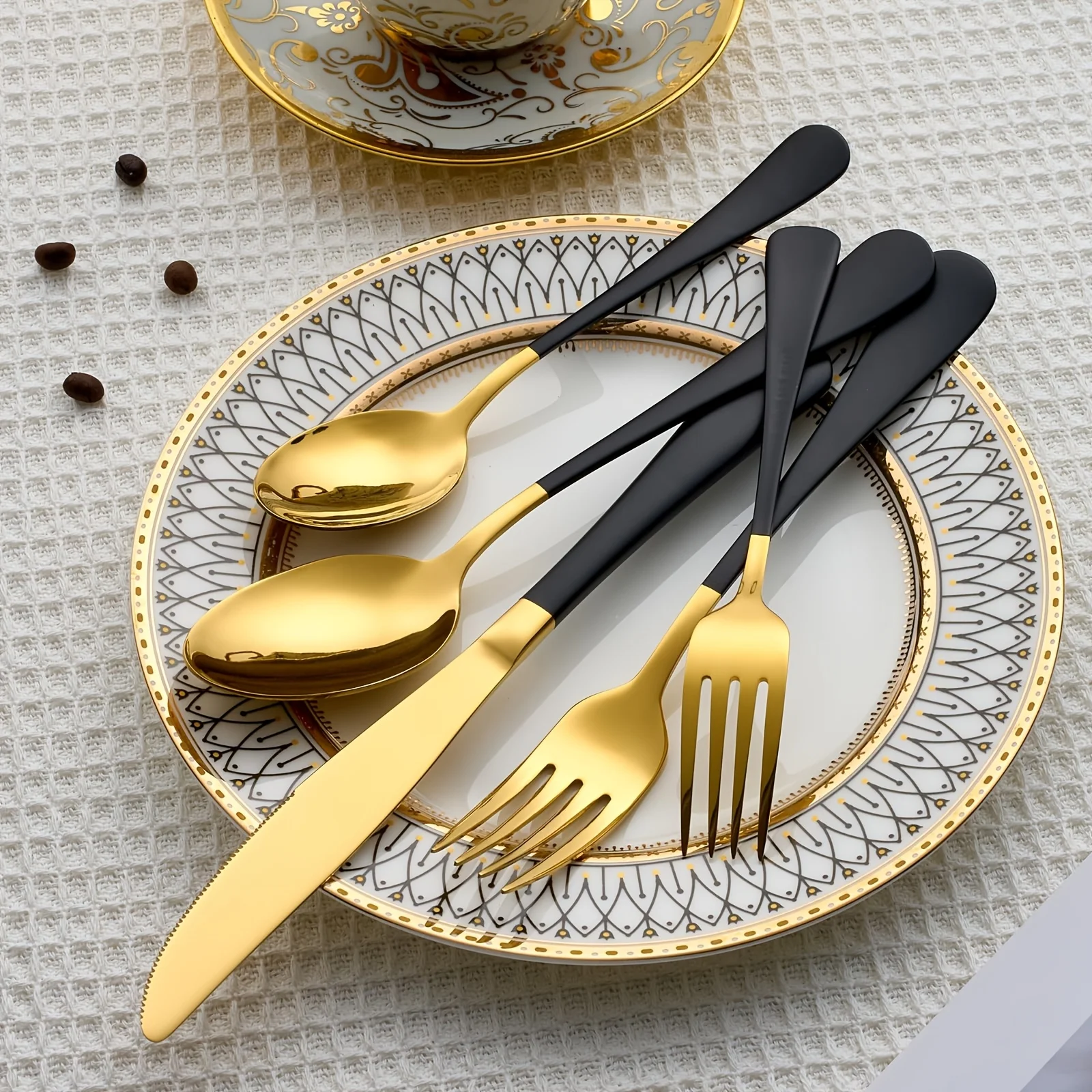طقم أدوات مائدة من الفولاذ المقاوم للصدأ باللونين الذهبي والأسود مكون من 20 قطعة، خدمة مجموعة أدوات مائدة بمقبض أسود لـ 4 أشخاص، تتضمن سكاكين العشاء والشوك والملعق
