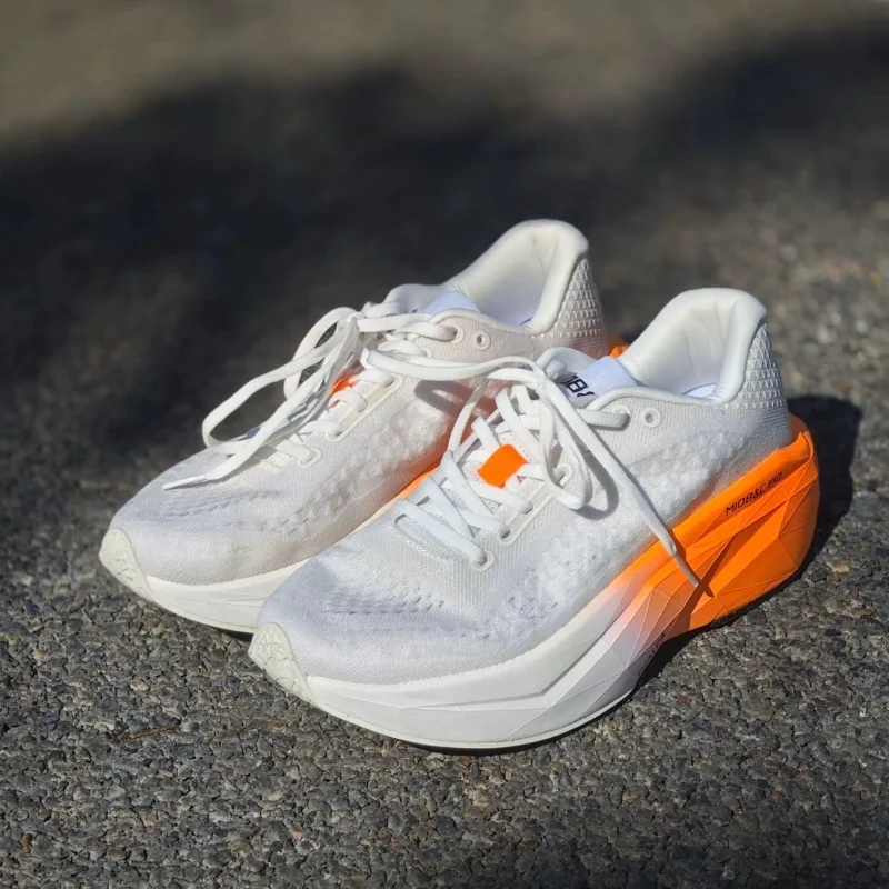 

Hot Sale Running Shoes Men Women Comfortable Walking Jogging Shoe Top Quality Outdoor Sport Shoe Breathable Training Shoe Unisex