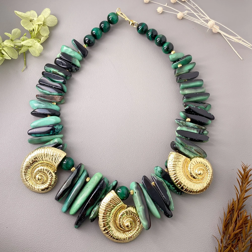 Y·YING Chunky Green Slice Agate Statement Necklace for Women Gold Nautilus Shell Pendant Gemstone Bohemian Party Jewelry