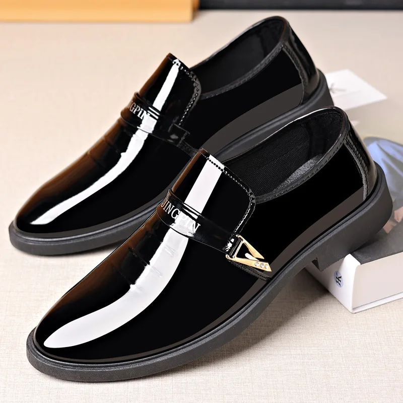 

Large Size Men's Patent Leather Shoes, Trendy Business Dress Korean Version British Pointed Toe, Men's Shoes with Leg Covers