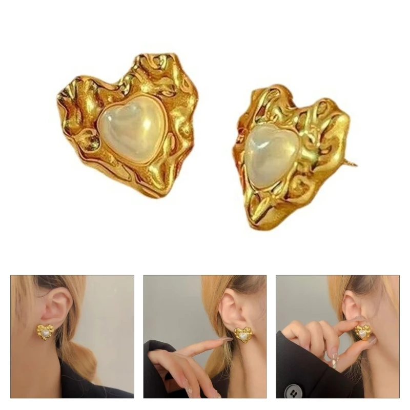 Elegant Heart Designs Studs Earrings Crafted from Premium Alloy for Fashionable Women Seeking Unique Accessories Y08E