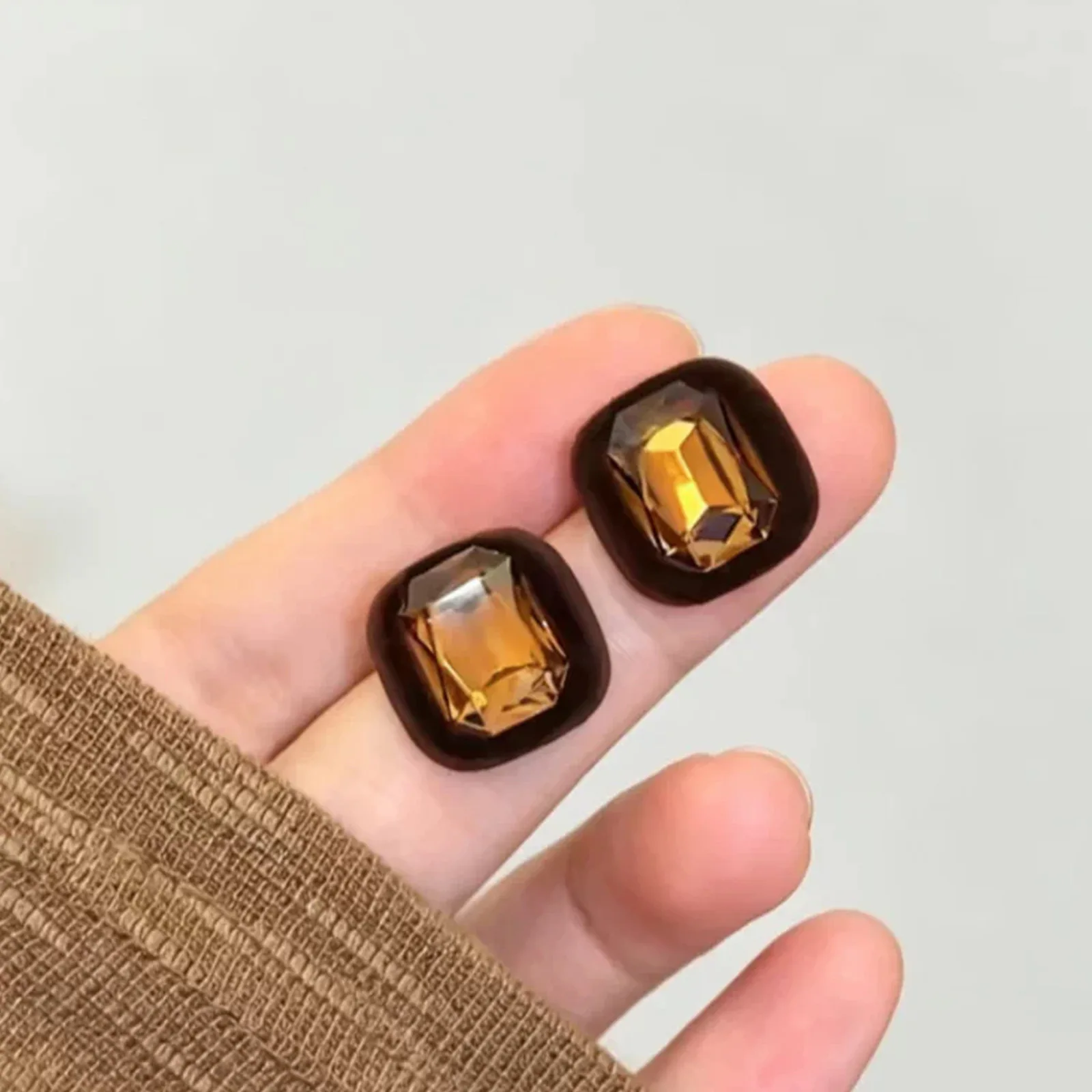 Autumn and Winter Vintage Coffee Flocking Frame Champagne Sugar Stud Earrings for Women Fashionable Versatile Unique Jewelry