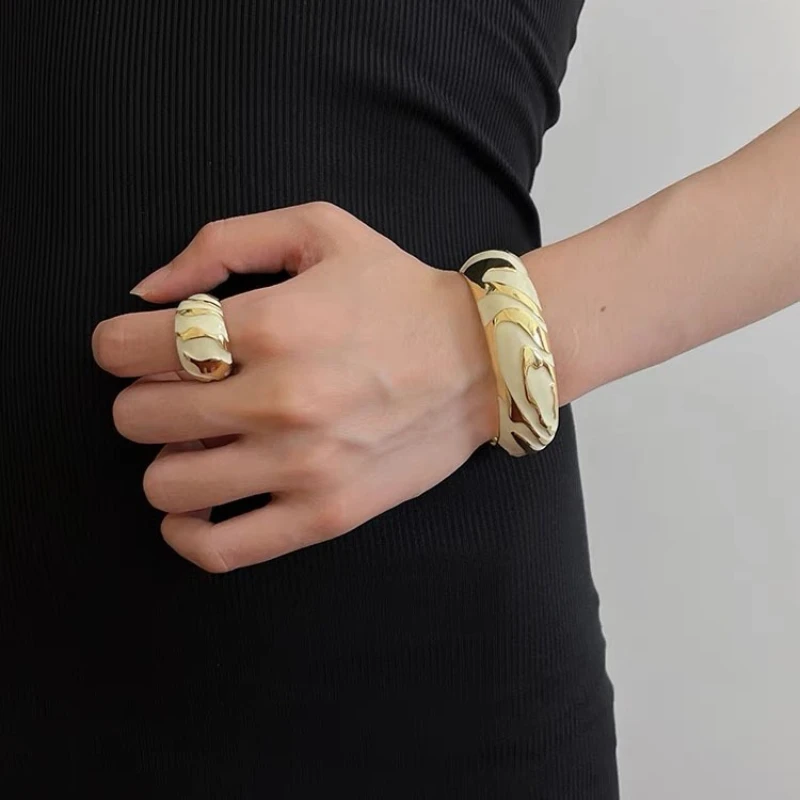 Vintage White Red Drop Glaze Luxury Wide Bracelet Woman Europe American Classics Jewelry Trend