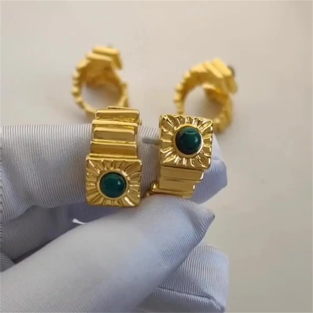 خاتم نسائي ذو ملمس معدني حلزوني ذهبي عتيق هدية مجوهرات على شكل إصبع حلزوني عصري مبالغ فيه