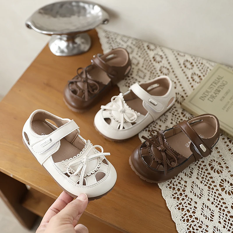 New Kids Beach Sandals Summer Hollow-out Bow Girls Causal Shoes for School Non-slip Breathable Children Anti-kick Flat Sandals