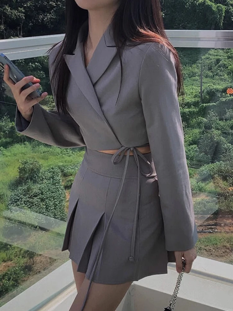 

Chic Vintage Style Two-Piece Set High Waist Pleated Skirt And Versatile Coat with Tie Design for Young Women in Autumn