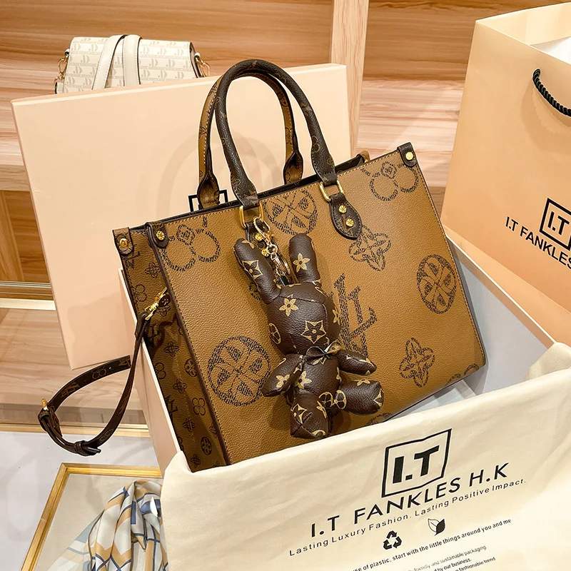 Luxury Leather Women's Crossbody Bag for Elegant Ladies - Classic Design by Famous Designer, Popular Handbags Collection