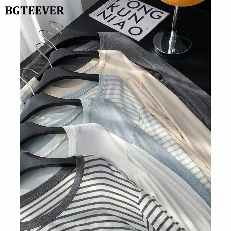 BGTEEVER Flowy Silk Linen Loose U-neck Base Layer Top for Women, Comfortable and Sun-protective, Perfect for Spring/Summer