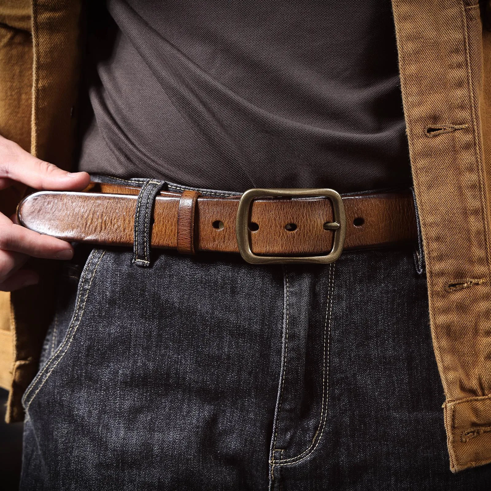 Vintage Echtleder-Herrengürtel mit Massiver Messingschnalle, Lässiger Dornschließen-Gürtel mit Geschenkbox, Verstärktes Italienisches Rindsleder – Detail 7