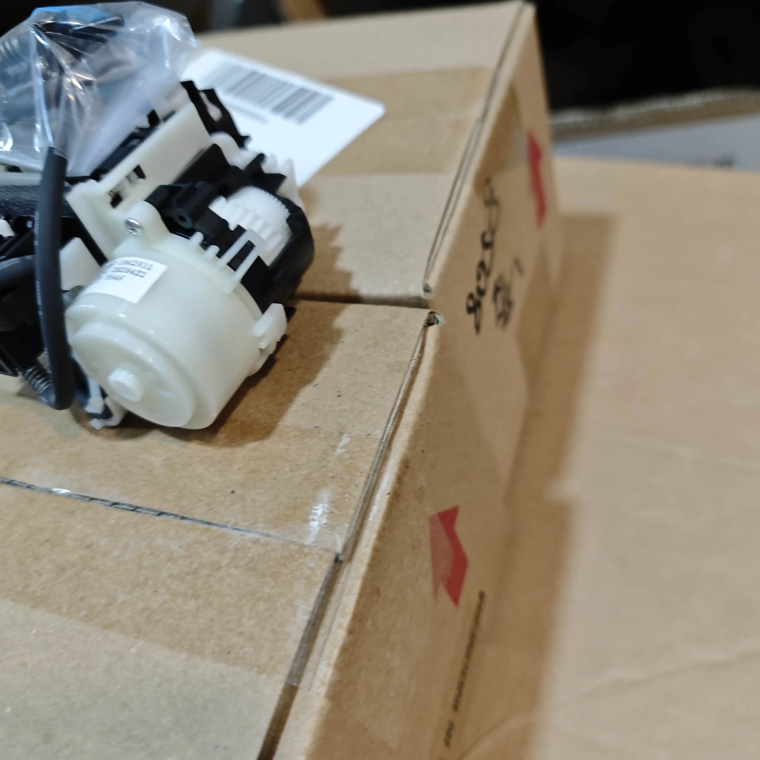 

1880515, оригинальный новый чернильный насос для Epson L18058 L8058 L8168 L8188 L18050 L8050 L8180 L8160, чернильная система в сборе