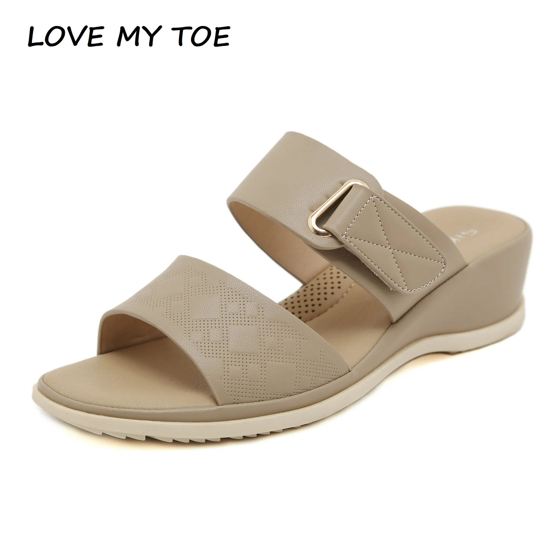 

Женские сандалии, лето 2024, повседневные элегантные мягкие нескользящие удобные легкие пляжные тапочки из искусственной кожи, женская обувь в римском стиле на высокой танкетке