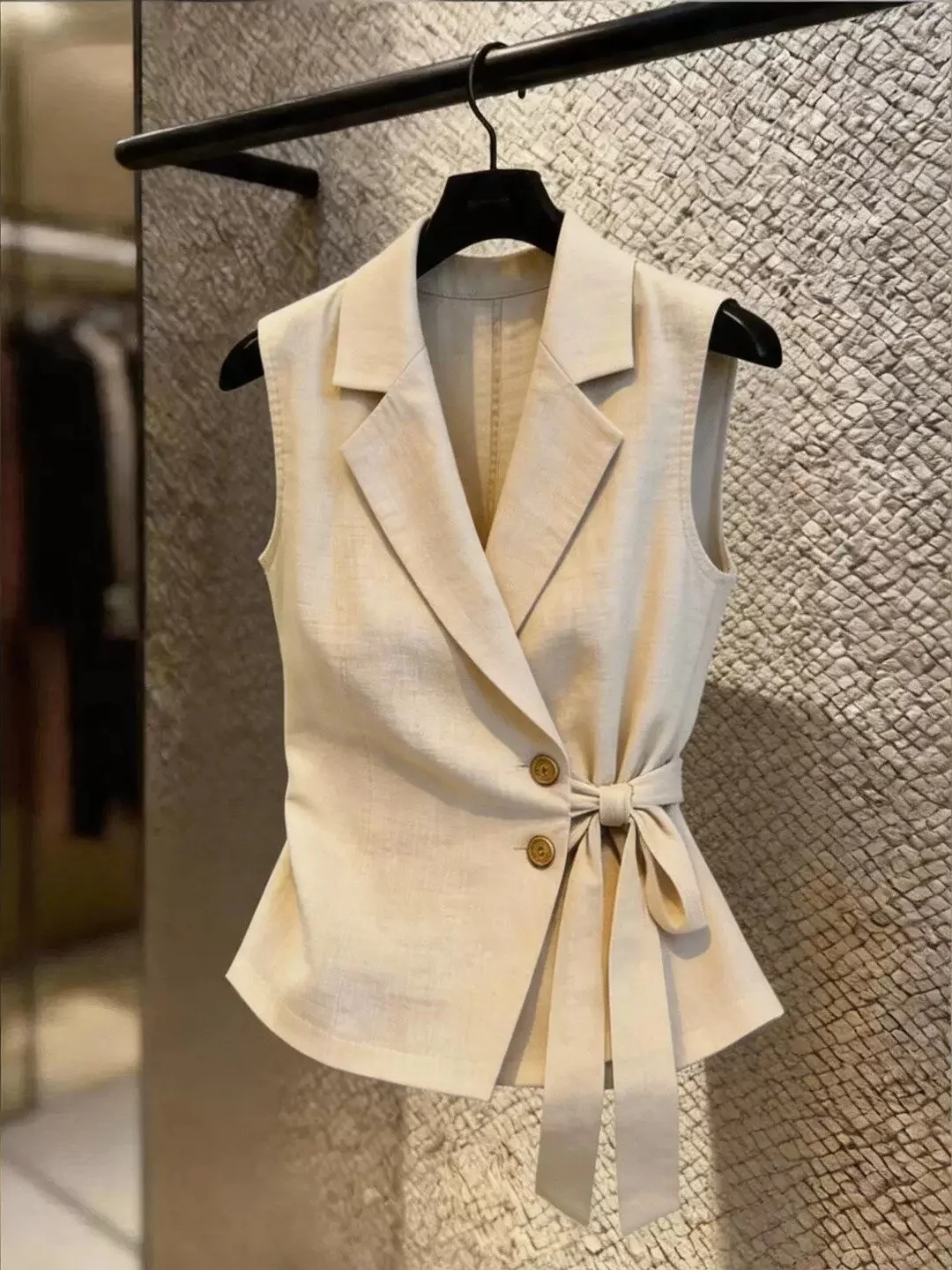 

Slim Fit Belted Sleeveless Shirt Commute Style Summer Fashionable Women's Top Korean Version Tie Waist Design Casual Vest