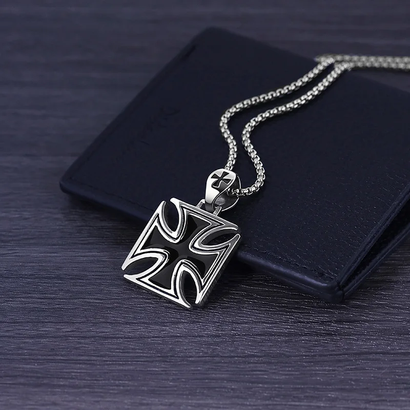 New Simple Fashion Creative Trend Street Niche Templar Men's Pendant Necklace Cross Pendant Vintage Chain GiftPendantAccessories