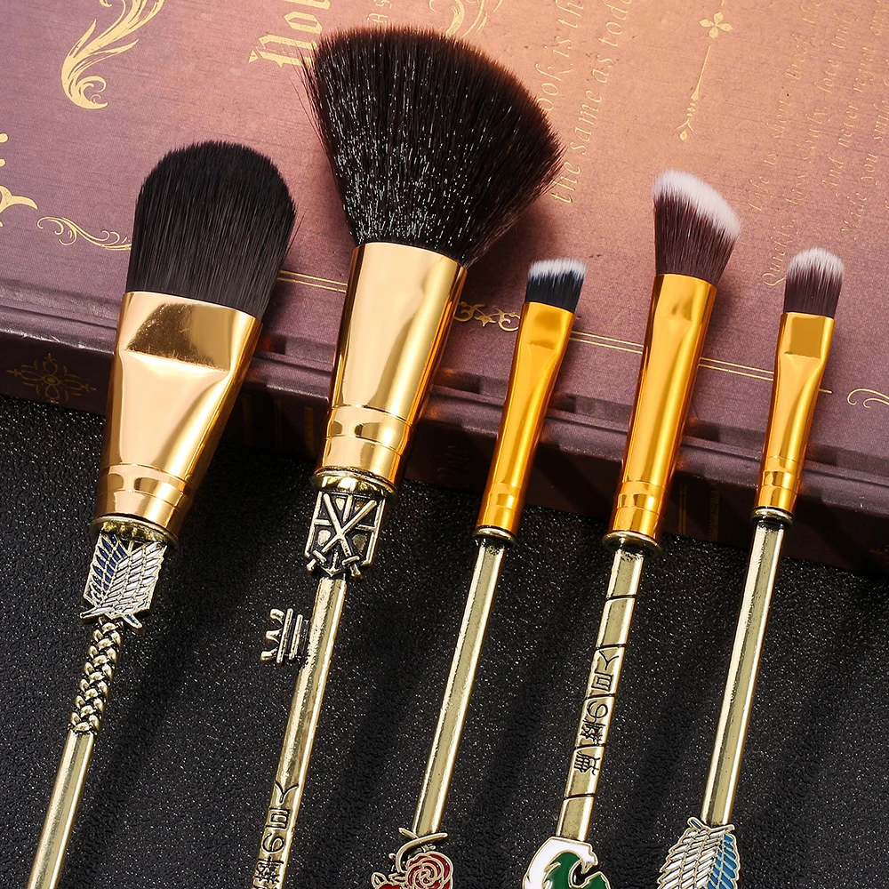 5Pcs/Set Anime Series Attack On Titan Makeup Brush Cosplay Tool Foundation Blush Blending Beauty Maquiagem Brush with Bag