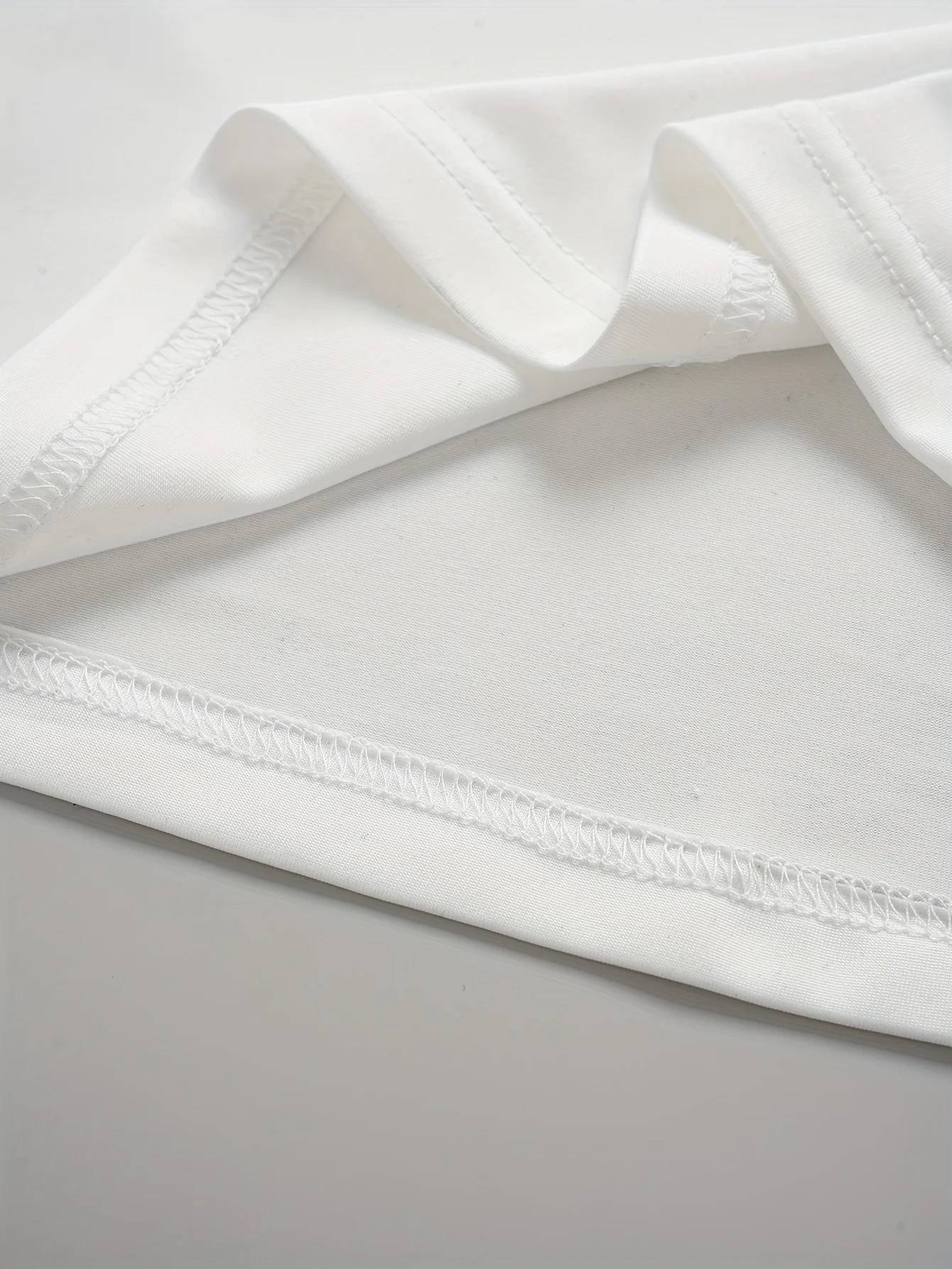 تي شيرت نسائي أبيض مطبوع عليه زهور - كلمات أغنية أدريان لينكر وتصميم زهرة نابضة بالحياة، نسيج ناعم مسامي، آلة #4