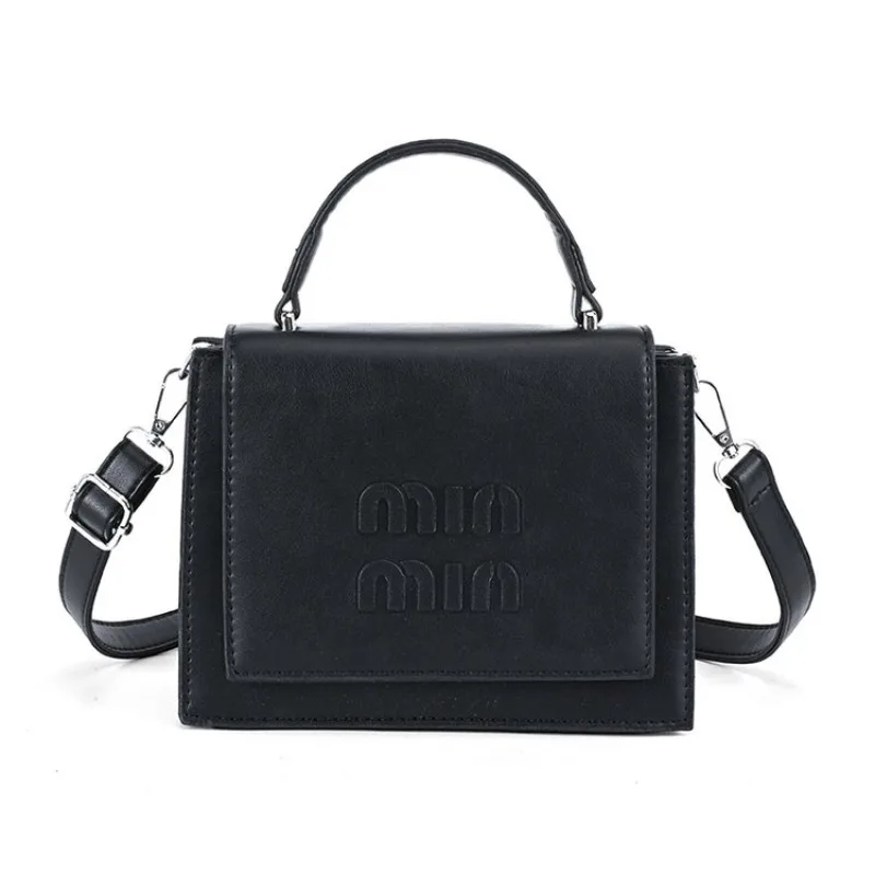 

Luxury Leather Diaper Bag For Women Fashionable Crossbody Handbag Elegant Classic Designer Tote Casual Trendy Commuter