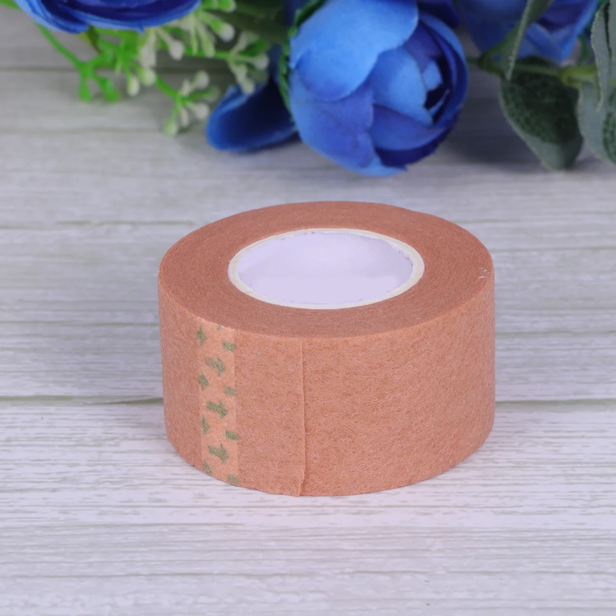 

1 Roll Waterproof Eyelid Tape Invisible Double Eyelid Sticker Breathable Adhesive Tape for Natural Eye Makeup and Sports