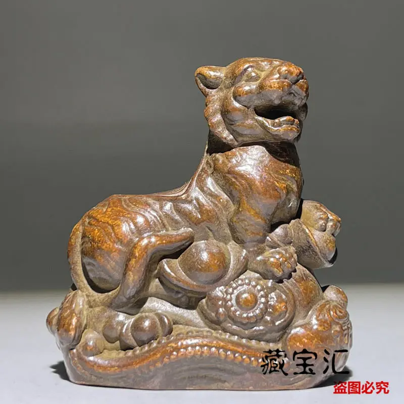 Old Tibetan Antique Up Mountain Tiger Bronze Decor Chinese Zodiac Tiger Ruyi Ingot Old Leather Shell Purple Copper Item