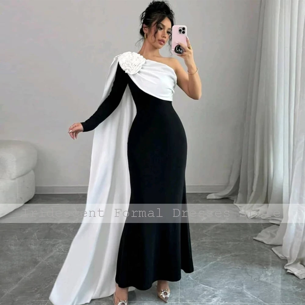 ชุดราตรีสีดําดอกไม้สีขาว Draped หนึ่งไหล่ Mermaid ชุดราตรี Maxi แขนยาวข้อเท้าความยาวชุดปาร์ตี้สตรี