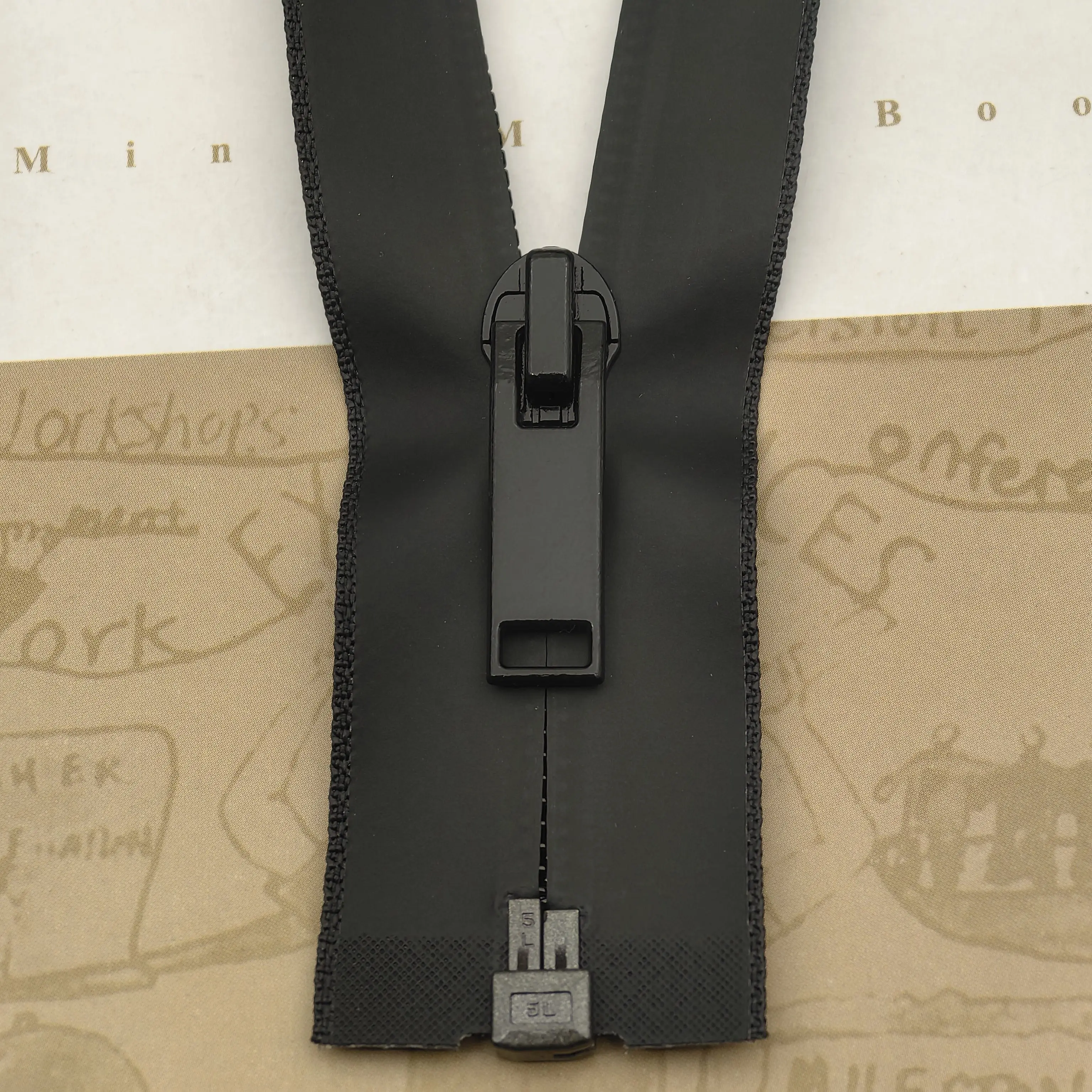 

YKK No. 5 Black Korean Version Waterproof Single-head Open Zipper 60,65,70,75,80,100cm