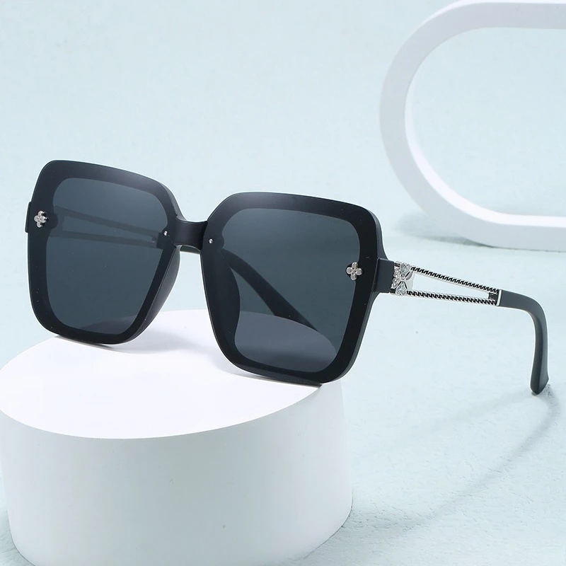 

‌2025 New Square Sunglasses - Korean Chic Polarized Lens for Enhanced Clarity Options Trendy Luxury Fashion for Western Markets