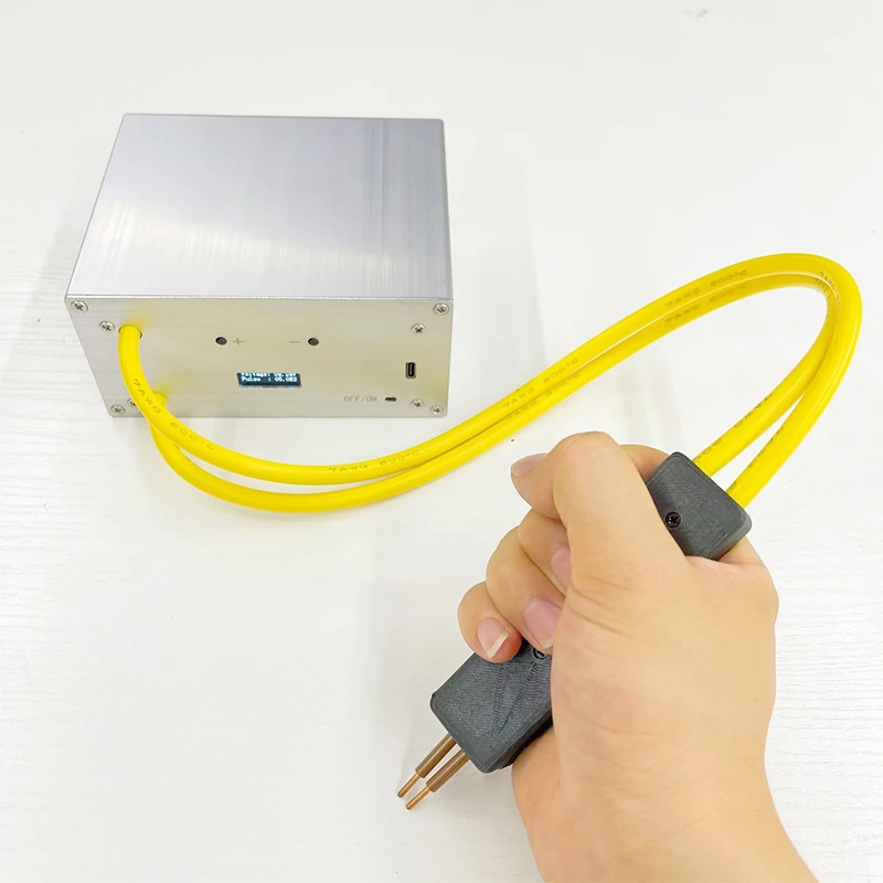8.4V Electronic Spot Welding Machine Portable 3400W High Power 18650 Touch Welding Digital Display Double Pulse