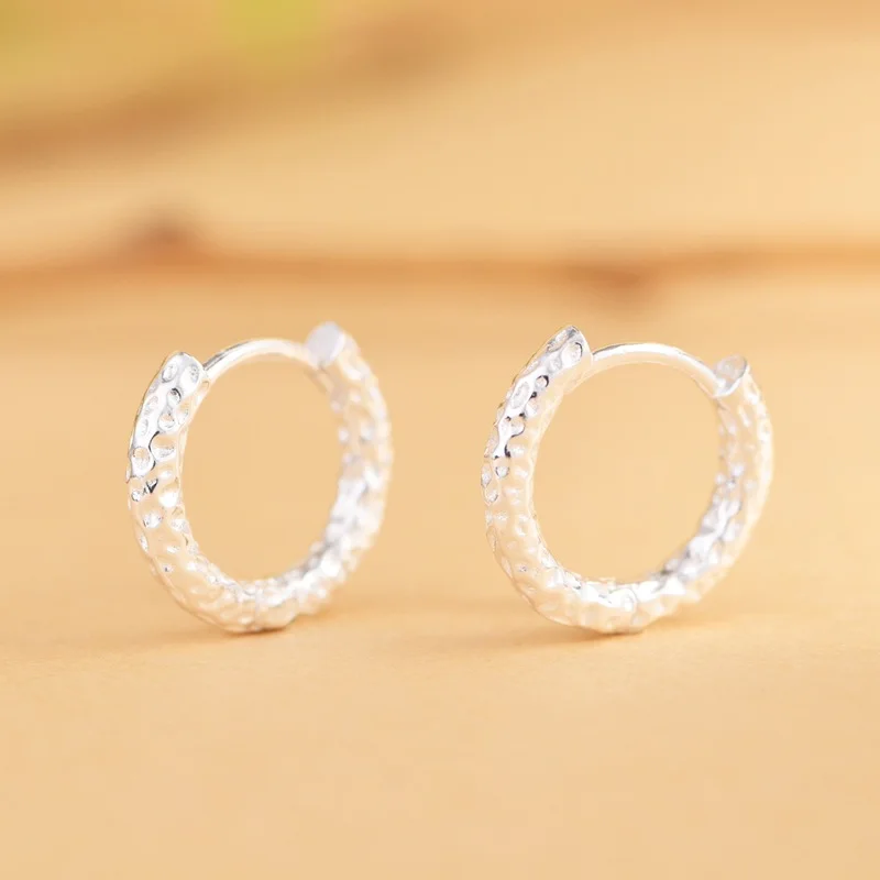 

Серебряные серьги-кольца S925 с геометрическим узором и эффектом мятой поверхности для женщин