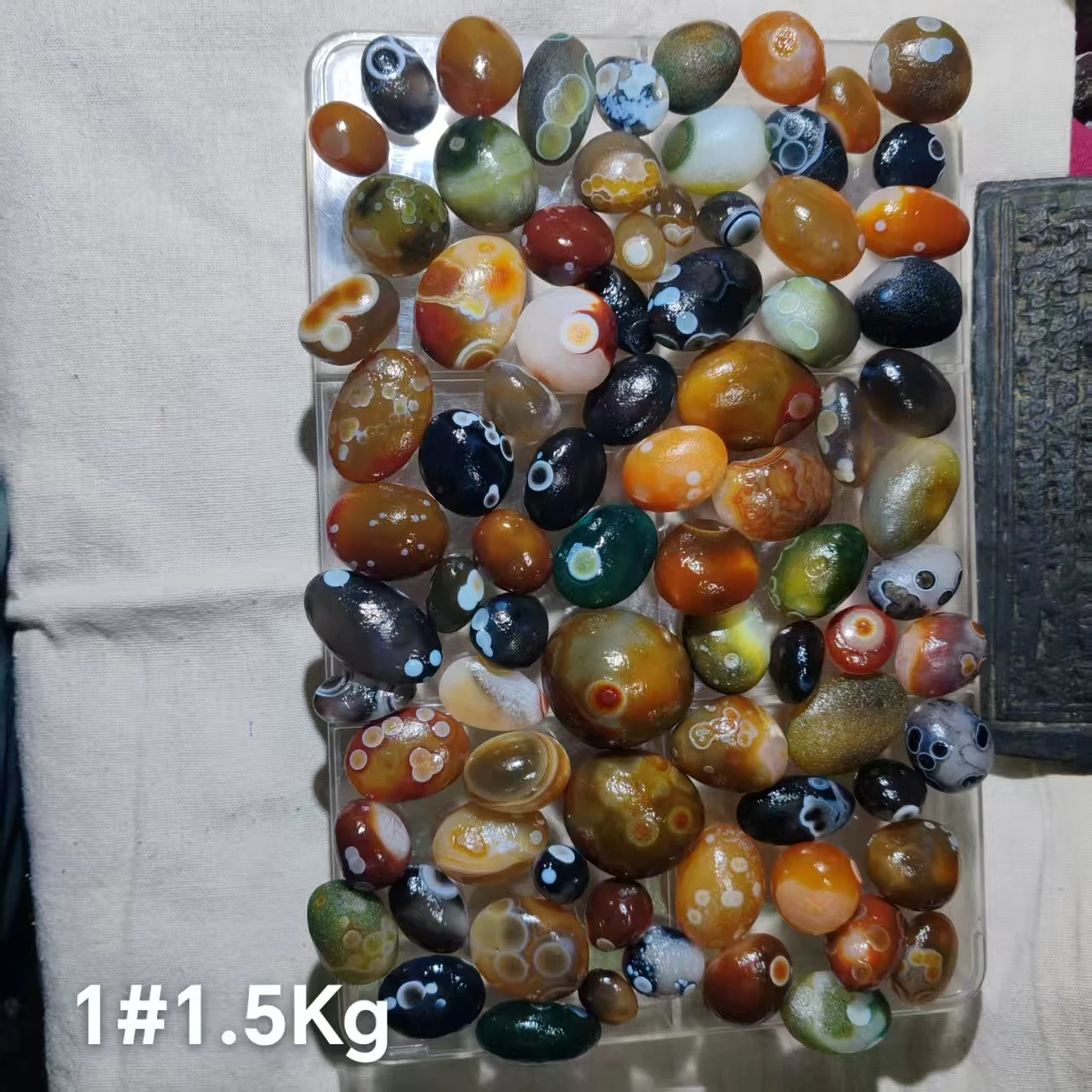 

1 bag/lot Natural Gobi Agate Strange Eye Stone Egg-shaped Amorphous amulet Wholesale in bulk Strong ability Multiple colors